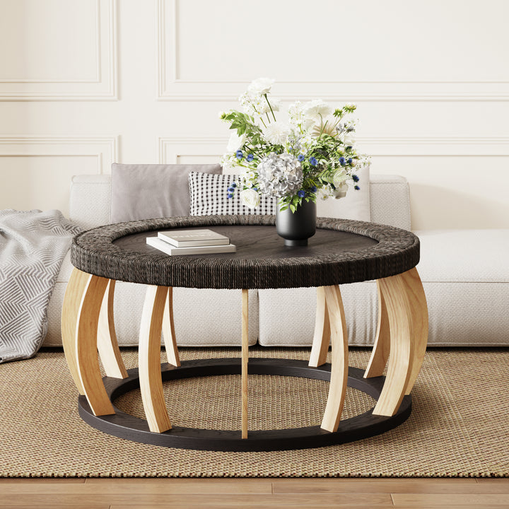 Runder Couchtisch | Massivholz und Korbgeflecht | Boho-Vintage-Stil